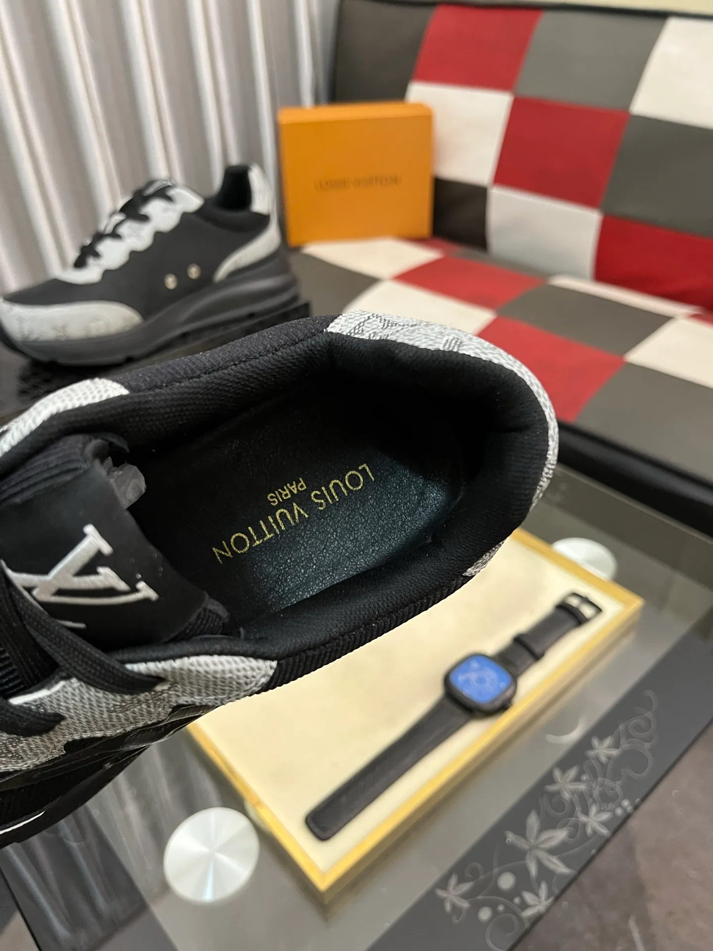 Men's shoes 💰458⌚️⌚️【LOUlS VUlTTON】Louis Vuitton ~ unique and casual style. LV counter purchasing 🏃casual shoes😍😍 are on sale at the men's counter at the same time. Italian imported brands select top-layer Italian cowhide. 🐑Sheepskin lining (refuses to discolor and grind feet) Sole: Original sole specially provided by the original factory 🎬Better in kind Code number: 38-443⃣️Color selection